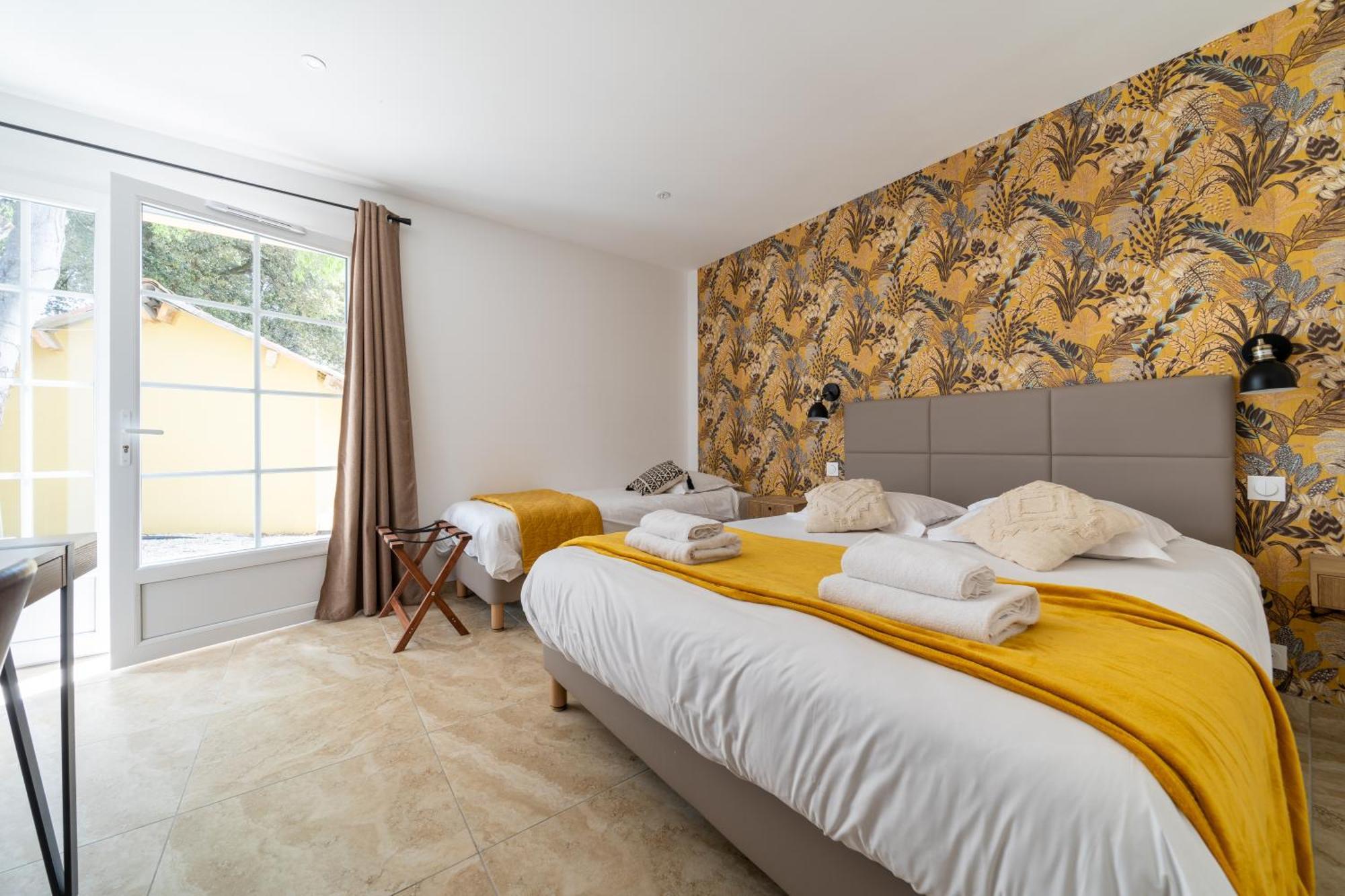 Logis Hotel Le Chene Vert ボレーヌ エクステリア 写真