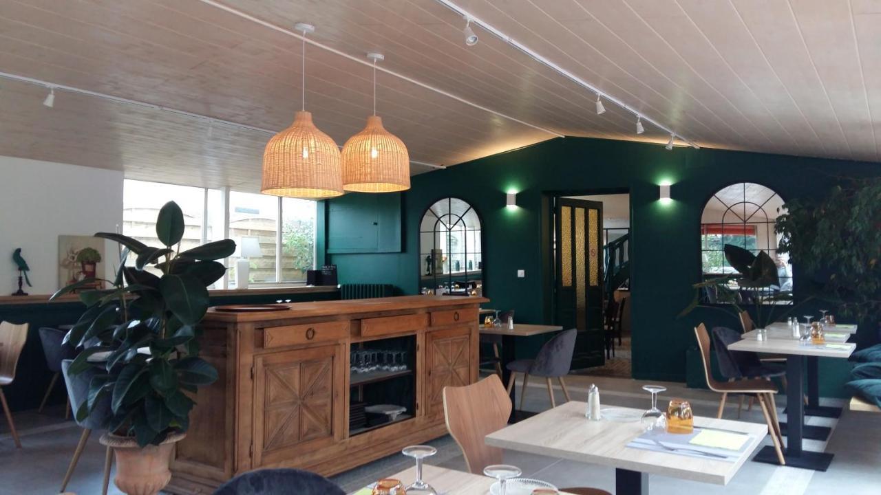 Logis Hotel Le Chene Vert ボレーヌ エクステリア 写真
