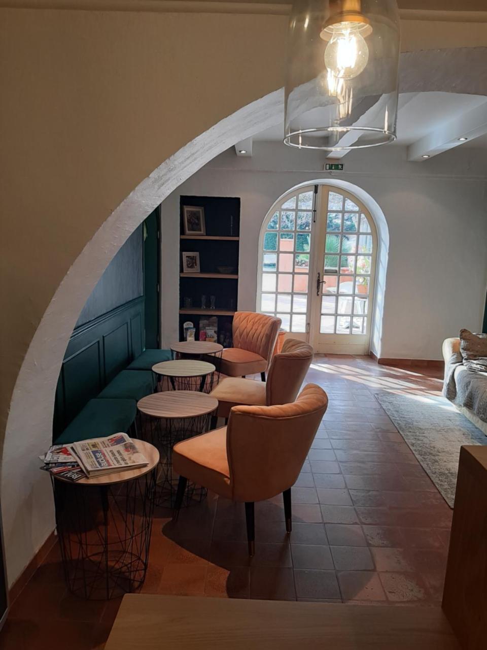 Logis Hotel Le Chene Vert ボレーヌ エクステリア 写真