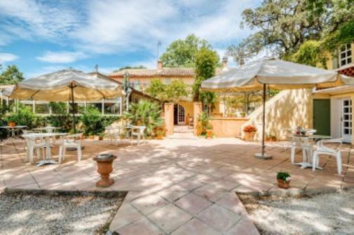 Logis Hotel Le Chene Vert ボレーヌ エクステリア 写真